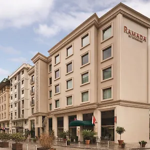 Ramada By Wyndham Grand Bazaar Отель Стамбул